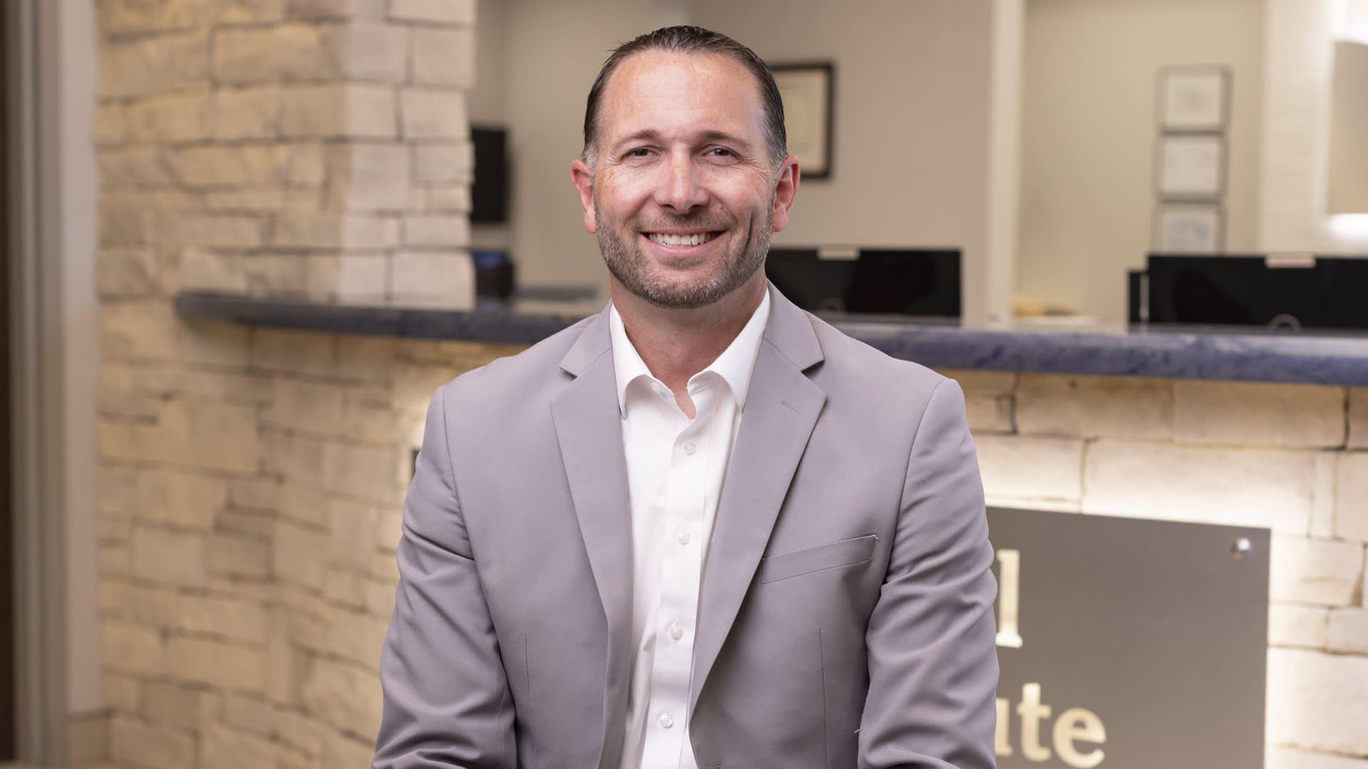 Dr Ashton Prince DMD desktop